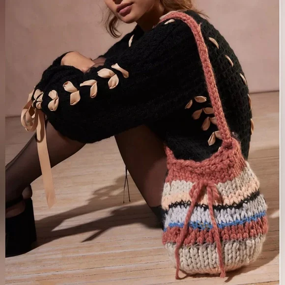 NWT, UO Kimchi Blue chunky crochet striped hobo bag - Picture 2 of 12